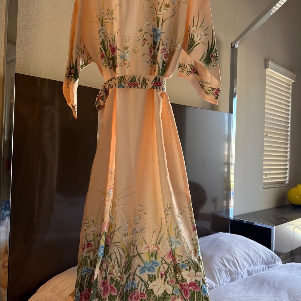Neiman Marcus peachy Cream Floral Wrap Dress for a queen - Picture 3 of 6